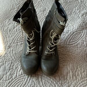 Guess Stylish Gray Women's Boots